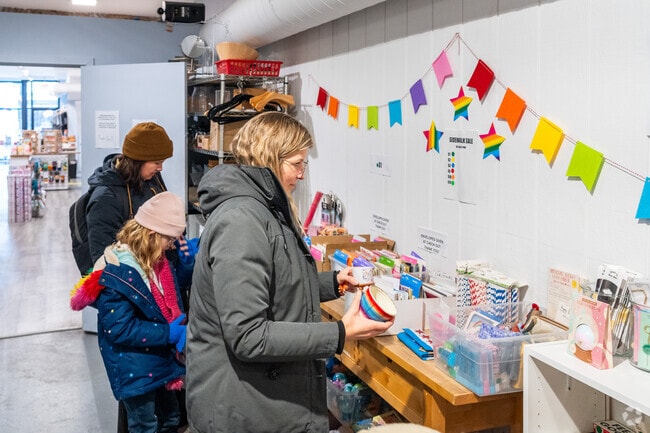 There are lots of great bargains to be had during the Andersonville Insidewalk Sale.