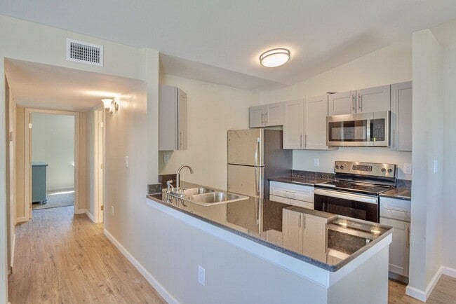 Magnolia Cove Apartments and Marina, Panama City, FL 32401 - photo 7