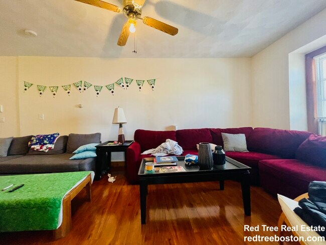 98 Franklin St unit 3, Quincy, MA 02169 - photo 2