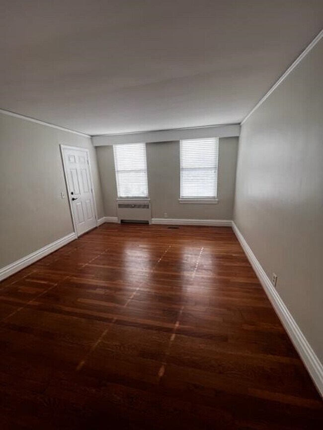 1108 W Friendly Ave unit 1, Greensboro, NC 27401 - photo 3