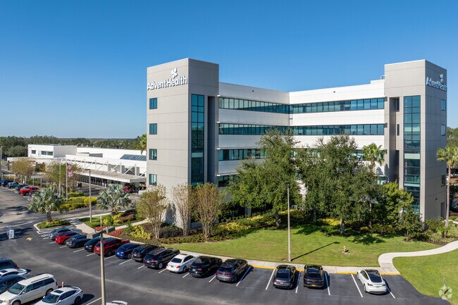 AdventHealth Heart of Florida is just 4 miles from the center of Davenport.