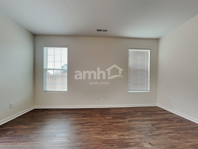 5 Chadbrook Ct, Greensboro, NC 27405 - photo 6