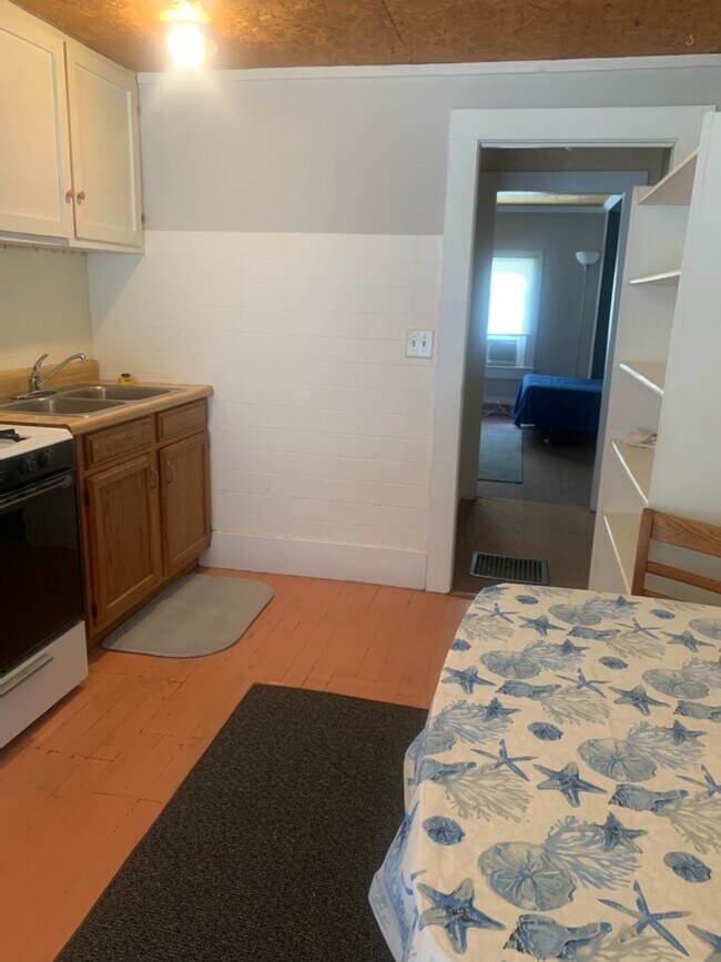 109 S Rolla St unit B, Rolla, MO 65401 - photo 5