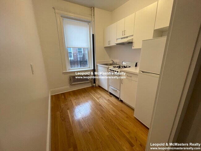 99 Warren St unit 7, Boston, MA 02135 - photo 7