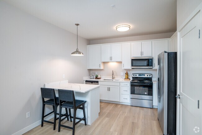 Summer Shade BRAND NEW!, Peoria, IL 61615 - photo 5