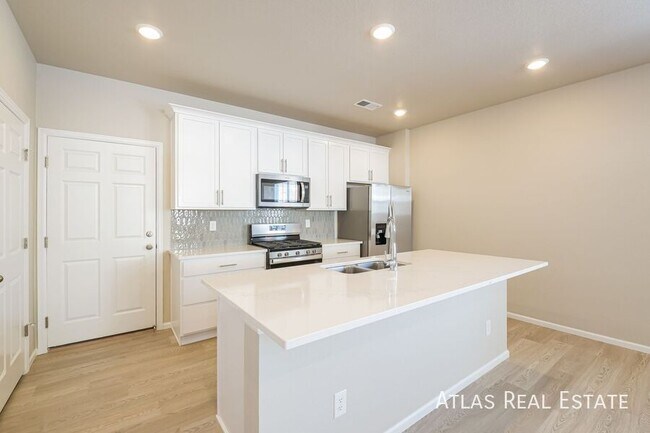 20982 E 66th Ave, Aurora, CO 80019 - photo 5
