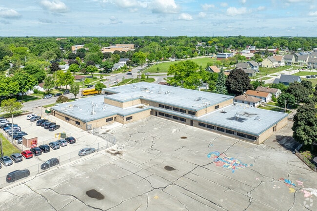 Parents in Milwaukee, WI can send their children to Byron Kilbourn School.
