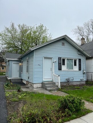 226 Pennsylvania Ave, Rochester, NY 14609