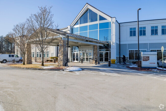 The Elliot Medical Center at Londonderry is a state-of-the-art facility providing comprehensive services, the latest imaging technology and links you to the rest of the Elliot Health System.