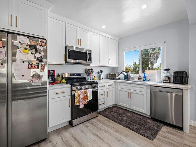 1005 Hi Point St unit 1005, Los Angeles, CA 90035 - photo 4