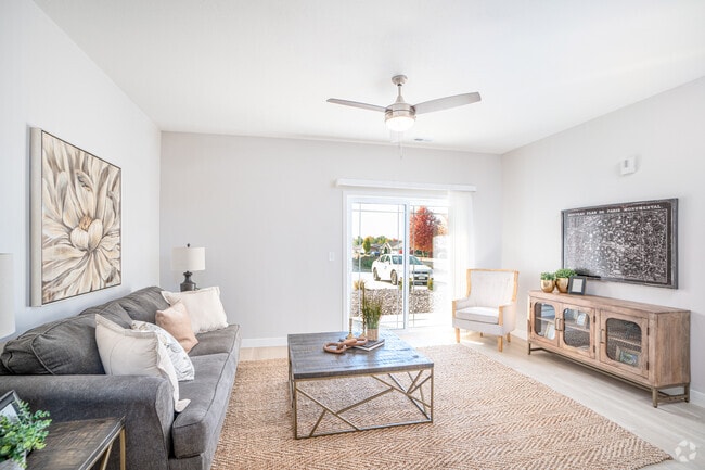 Summer Shade BRAND NEW!, Peoria, IL 61615 - photo 3