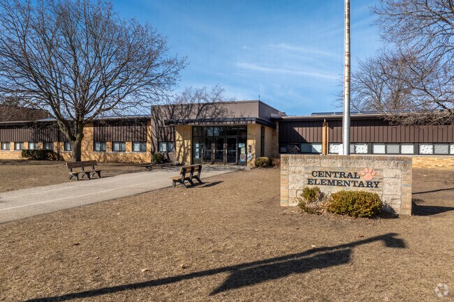 Central Elementary School is one of seven schools in the Flushing Community School District.