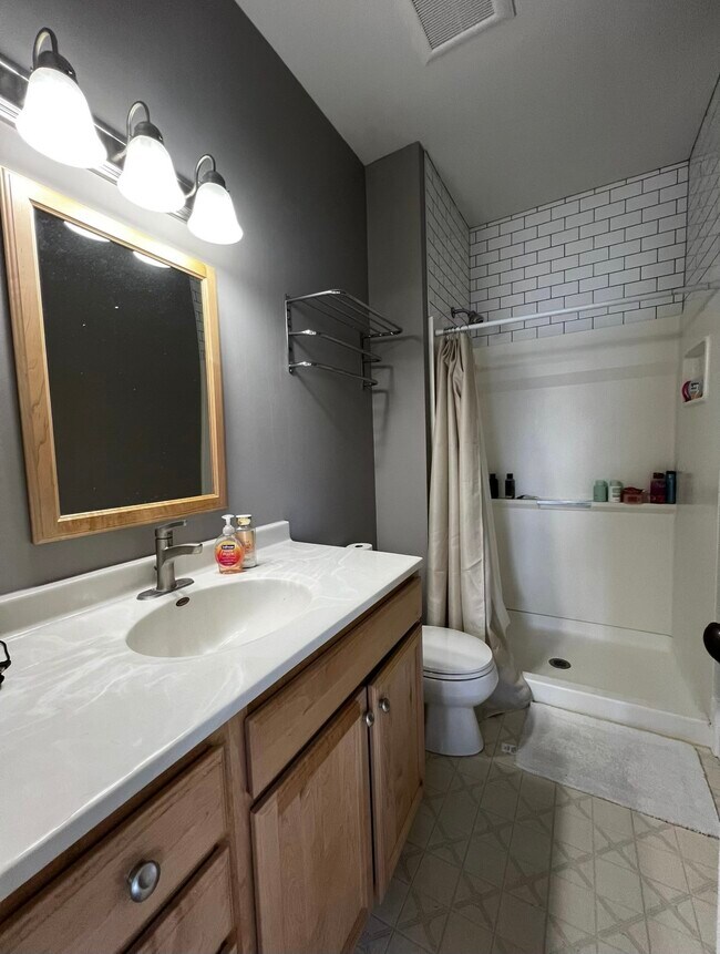 1445 C St unit 1445 C Street, Lincoln, NE 68502 - photo 7