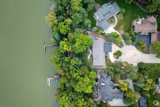 Homes in Alicia Park have an average value of $397,607.