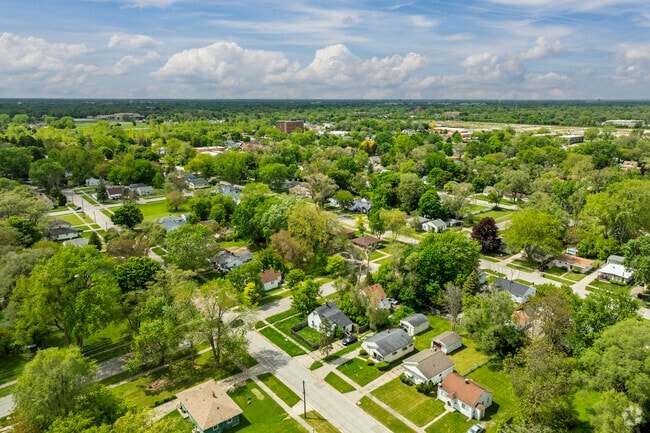 Fairground is a tree-laden neighborhood with ample room to spread out.