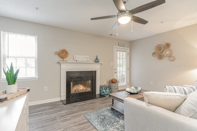 Litchfield Oaks Apartments, Pawleys Island, SC 29585 - photo 3