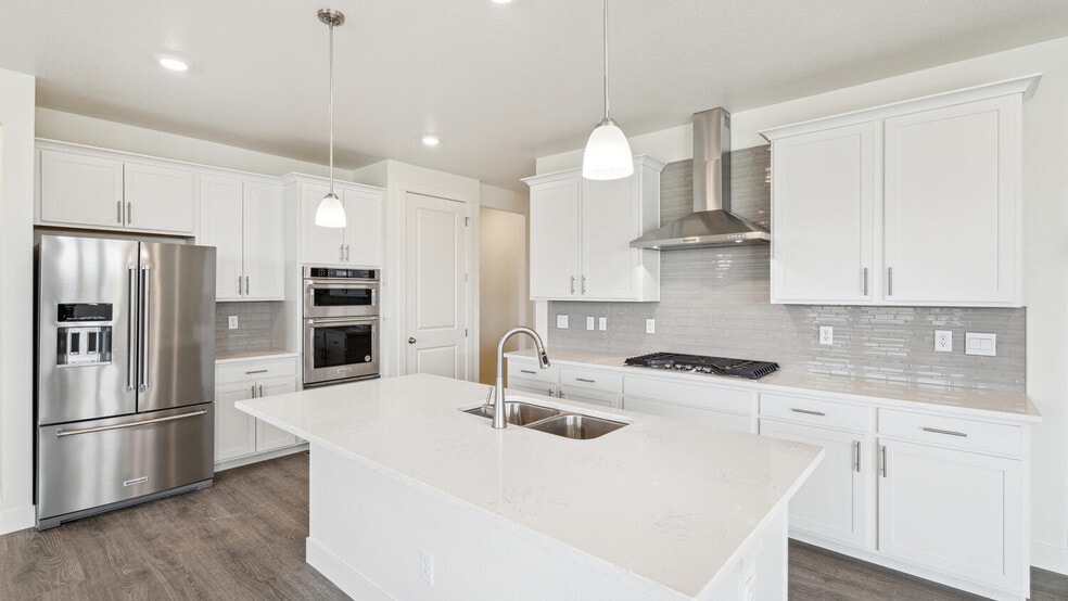 1847 Chaffee Crest Dr, Berthoud, CO 80513 - photo 1