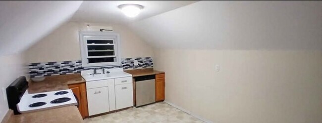 1500 Mulberry St unit B, Waynesboro, VA 22980 - photo 2