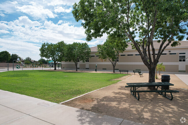 Settler's Point Elementary in Gilbert has a nice lawn area with shaded seating near the office.