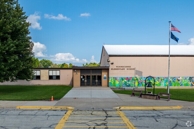 Students attend Winneconne Elementary School, which earns a B-plus on Niche.