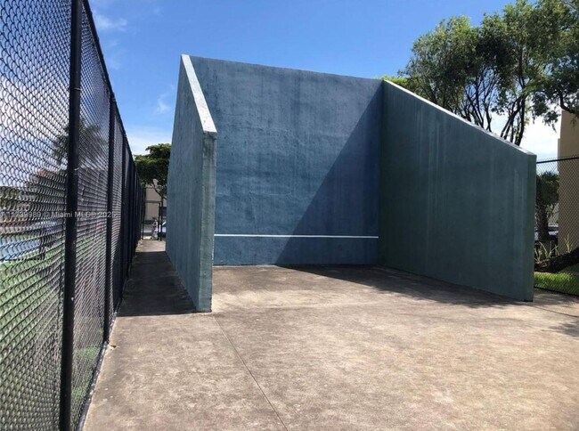 10249 NW 9th Street Cir unit Bldg. 8 104, Miami, FL 33172 - photo 3