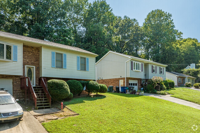 Split-level homes are common in the Konnoak neighborhood.