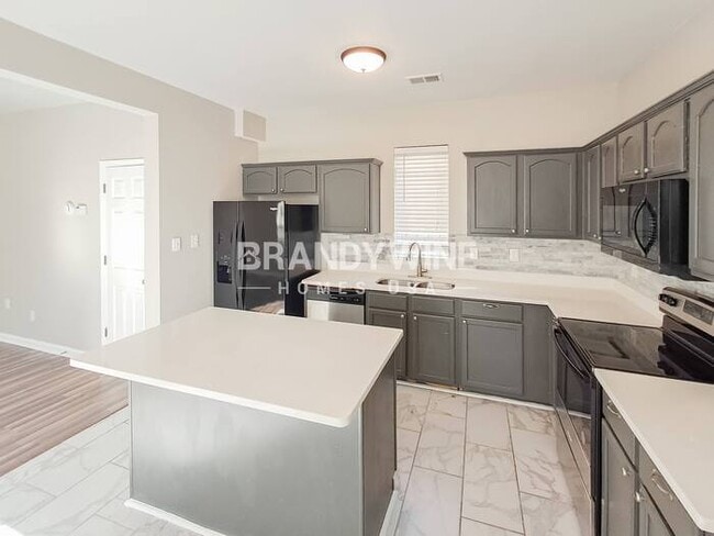 618 Peyton Cir, Memphis, TN 38107 - photo 5