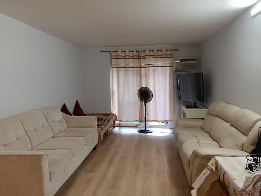 1075 Knoll Ln unit 102, Hoffman Estates, IL 60169 - photo 1