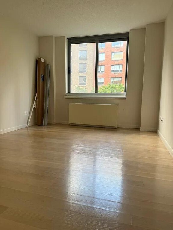 2 S End Ave unit 4I, New York, NY 10280 - photo 4