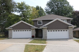1818 Olive St, Cedar Falls, IA 50613