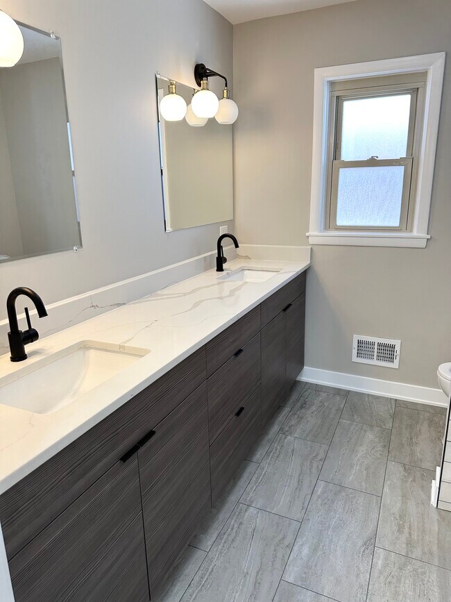 2049 Hagen Ln, Flossmoor, IL 60422 - photo 7