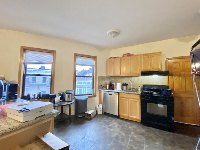 45 Orkney Rd unit 3, Brighton, MA 02135 - photo 4