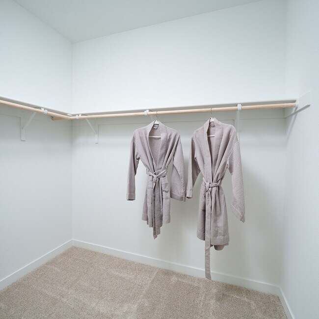 1102 Bellawood Dr, Galt, CA 95632 - photo 6