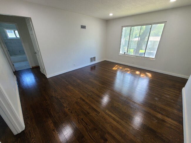 7125 Askew Ave unit 7125 Askew Ave, Kansas City, MO 64132 - photo 5