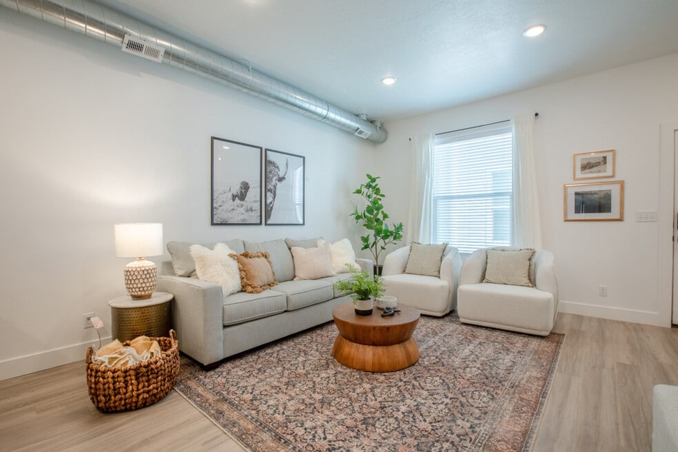 909 W Euclid Ave unit ID1249912P, Salt Lake City, UT 84104 - photo 1