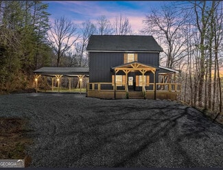 747 Golden Ave, Dahlonega, GA 30533