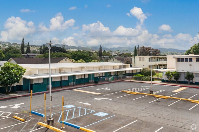 Aiea Elementary School features an indoor/outdoor campus in Aiea, HI.