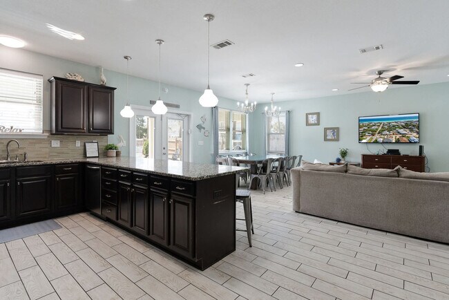 94 Dolphin St unit ID1285918P, Destin, FL 32541 - photo 3