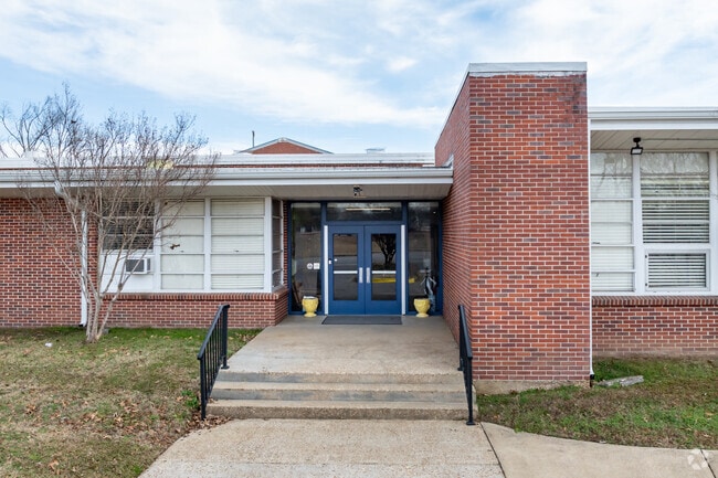 Memphis Junior Academy maintains a 10:1 student to teacher ratio.