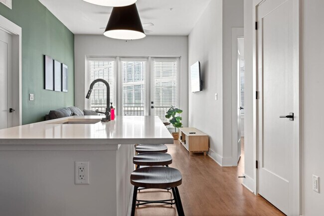 801 N Mac Dill Ave unit ID1312508P, Tampa, FL 33609 - photo 2