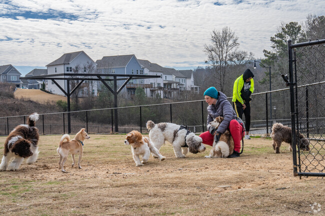 West Highlands features a pet park for residents to take their dogs out to.
