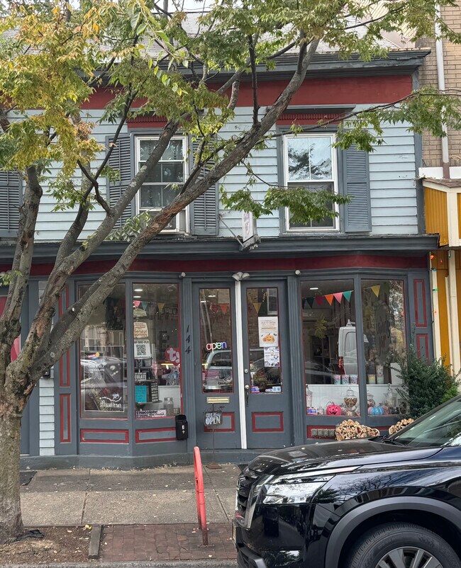 144 Farnsworth Ave unit . 2, Bordentown, NJ 08505 - photo 2