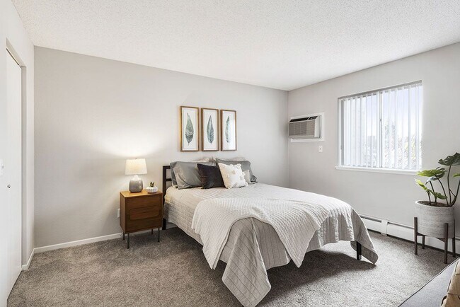 Wedgewood Park Apartments, Coon Rapids, MN 55448 - photo 2