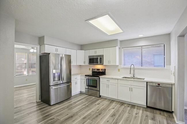 3715 Wells Mark Dr, Humble, TX 77396 - photo 7