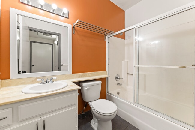 Laurel Woods Condominiums unit 5, San Fernando, CA 91340 - photo 5