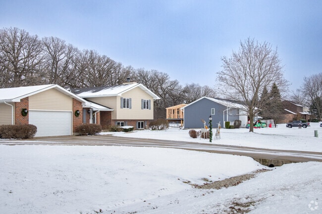 Custom estates with lakefront access are dominant on the western reaches of West Antioch.