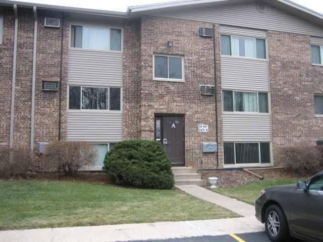 Twin Oaks unit 319, Joliet, IL 60431 - photo 2