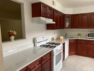 8401 Hana Rd, Edison, NJ 08817