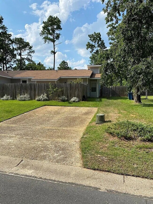 3536 Torbay Dr, Fayetteville, NC 28311 - photo 3