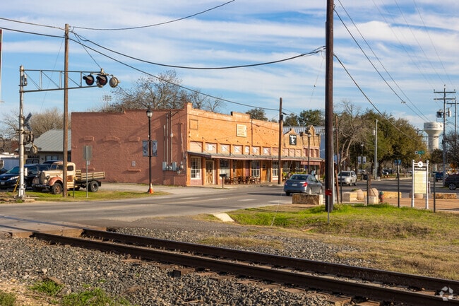 Cibolo's charming and historic downtown makes for great eating and going out.